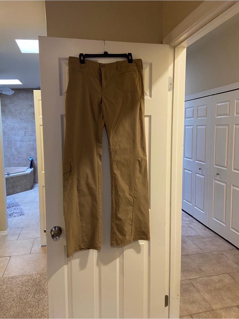 Athleta hiking pants with flared leg and cargo pockets. Large Tall / LT
